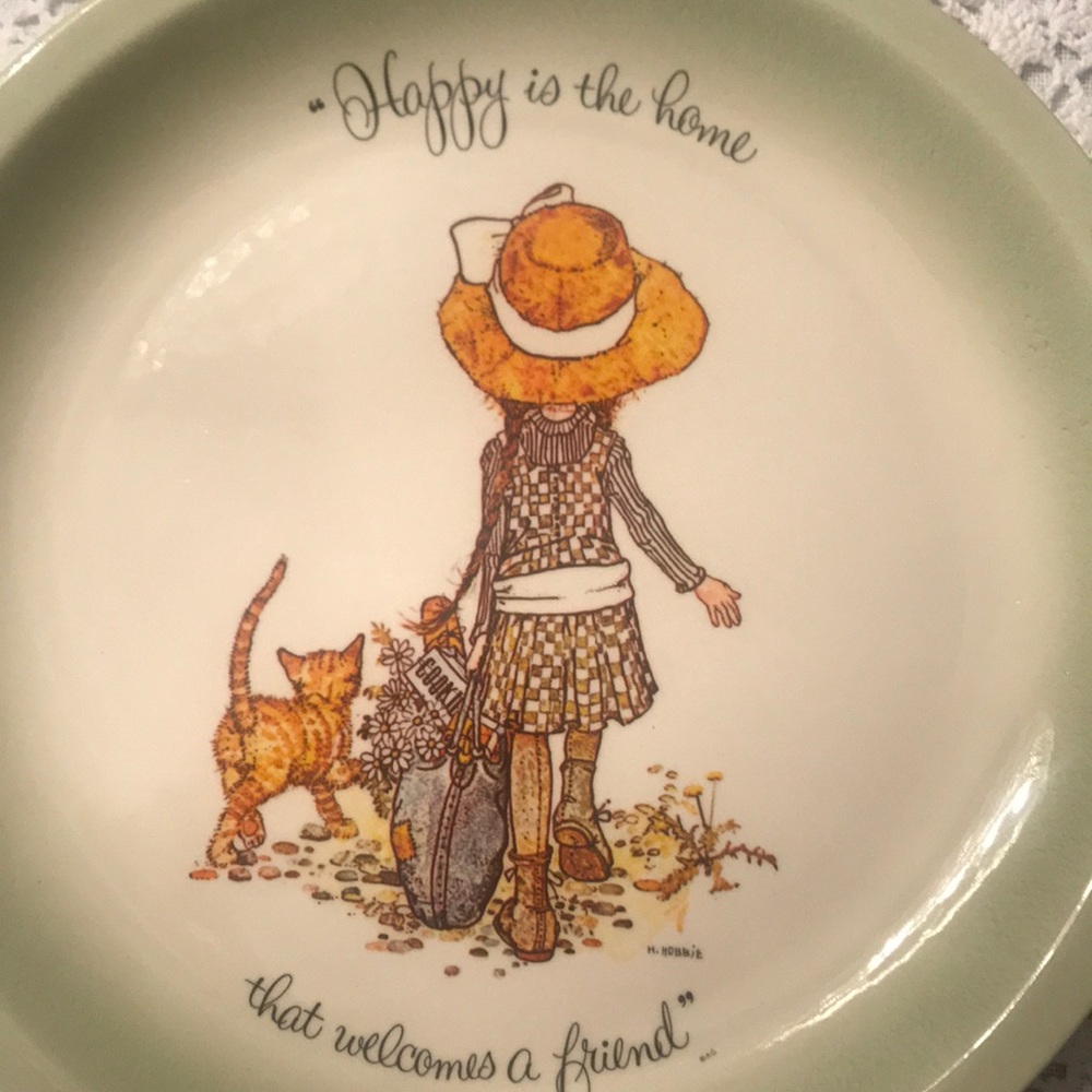 10 in VINTAGE HOLLY HOBBIE PLATE